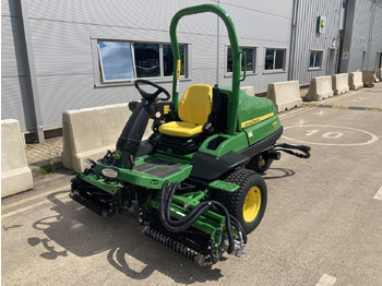 جزازة المروج JOHN DEERE 7200