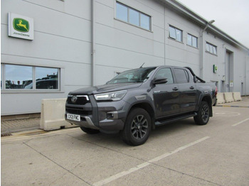 شاحنة البيك أب TOYOTA Hilux