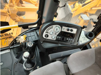 حفار متعدد الاستخدام JCB 4CX