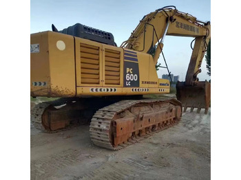 حفارات زحافة KOMATSU PC600