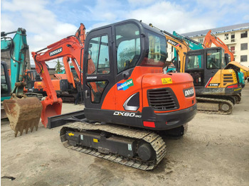 حفارات زحافة DOOSAN DX60