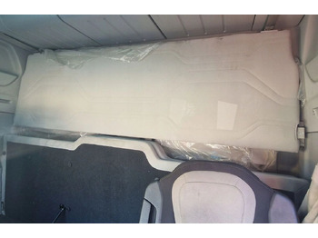 الكابينة والداخلية FORD