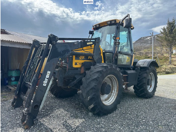جرار JCB