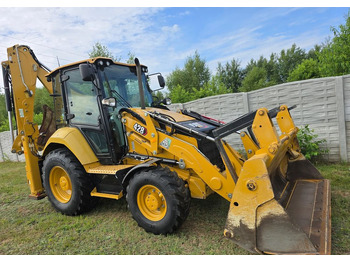 حفار متعدد الاستخدام CATERPILLAR