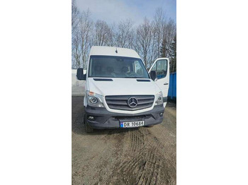 بصندوق مغلق شاحنة MERCEDES-BENZ Sprinter 516