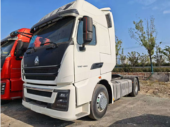 شاحنة جرار SINOTRUK HOWO