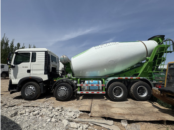 شاحنة خلاطة خرسانة SINOTRUK HOWO