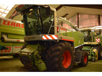 حصادة الأعلاف CLAAS Jaguar