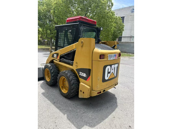 شيول صغير CAT 226B3: صور 5 شيول صغير CAT 226B3: صور 5