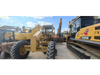 آلة تسوية الأرض Caterpillar 140H: صور 3