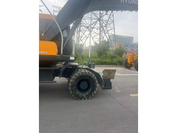 Hyundai 210W-9 إيجار Hyundai 210W-9: صور 3