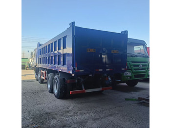 SINOTRUK HOWO 8x4 إيجار SINOTRUK HOWO 8x4: صور 4