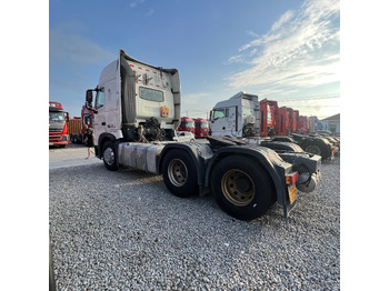 شاحنة جرار SINOTRUK HOWO: صور 3