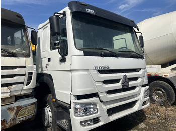 شاحنة جرار SINOTRUK