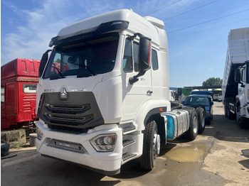 شاحنة جرار SINOTRUK