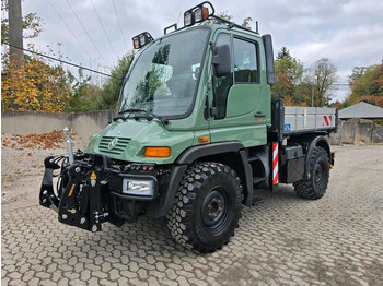 سيارة بلدية UNIMOG U300