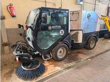 سياره كنس شوارع NILFISK