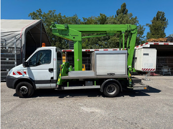 مصاعد الازدهار محمولة على شاحنة IVECO Daily