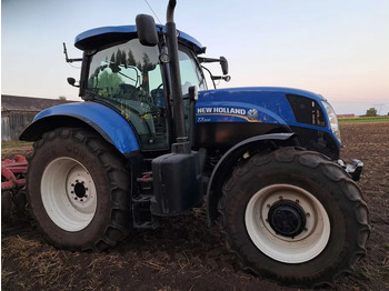 جرار NEW HOLLAND T7.200