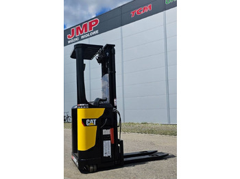 معدات تكديس CATERPILLAR