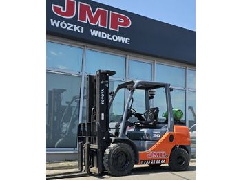 رافعة شوكية تعمل بالغاز Toyota 8 FG 30 F: صور 4 رافعة شوكية تعمل بالغاز Toyota 8 FG 30 F: صور 4