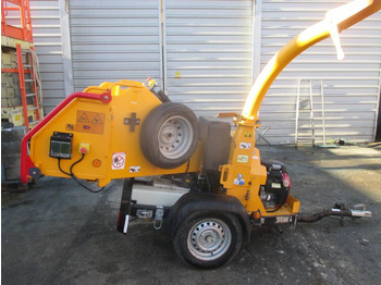 ماكينة تقطيع الأغصان