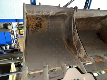 بكت حفار ARDEN EQUIPMENT