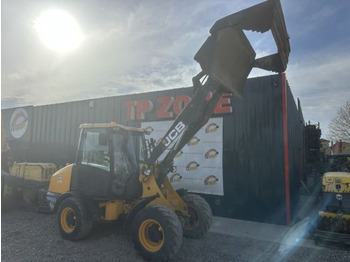 لودر مفصلي صغير JCB 406 à 23500 € HT: صور 3