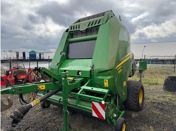 مكبس القش الدائري JOHN DEERE