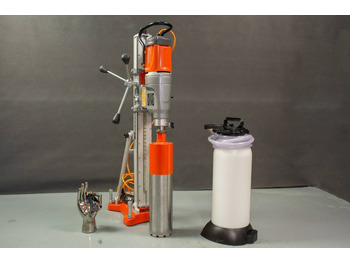 معدات البناء HUSQVARNA