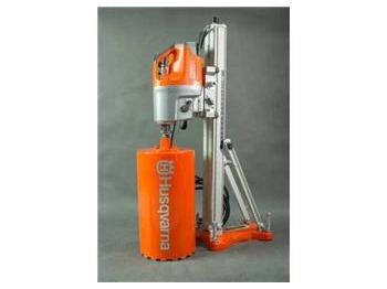 معدات البناء HUSQVARNA