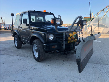 سيارة دفع رباعي SUZUKI