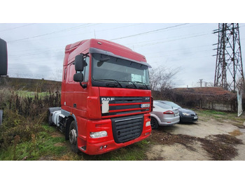 شاحنة جرار DAF XF 105 460