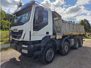 قلابات IVECO Trakker