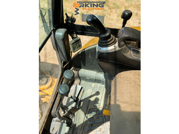 حفارة مصغرة JCB 8030 ZTS: صور 5