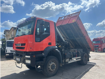 شاحنة كرين IVECO Trakker