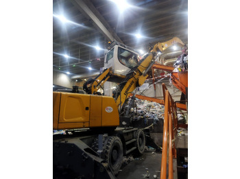 حفارة النقل والشحن LIEBHERR LH 22 M