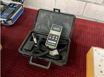 آلات البناء