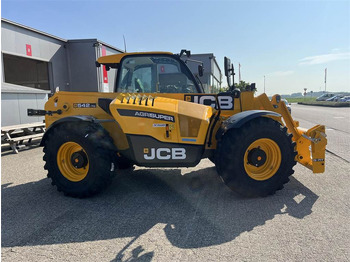 رافعة تلسكوبية JCB