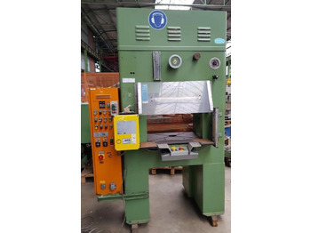 آلة تصنيع المعادن