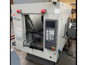 مركز تصنيع CNC