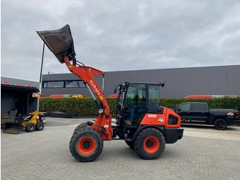 اللودر بعجل KUBOTA R090