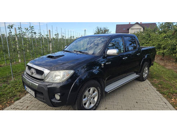 شاحنة البيك أب TOYOTA Hilux