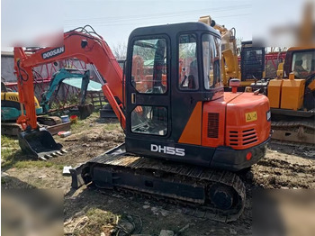 حفارة مصغرة DOOSAN DH55