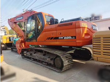 حفارات زحافة DOOSAN DX225LC-5