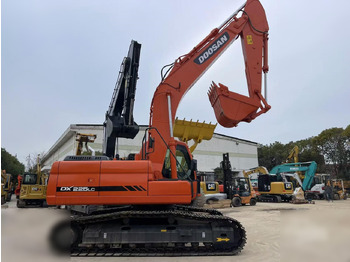 حفارات زحافة DOOSAN DX225LC