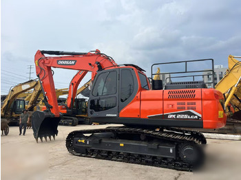 حفارات زحافة DOOSAN DX225LC