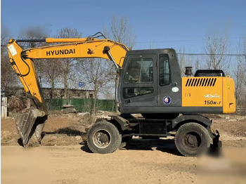 حفارة على عجلات HYUNDAI