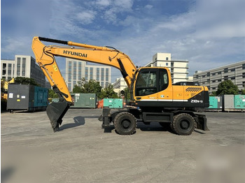 حفارة على عجلات HYUNDAI