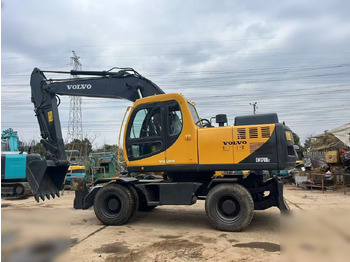 حفارة على عجلات VOLVO